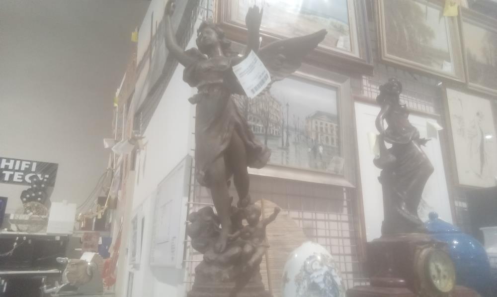 GROUPE EN REGULE   SUR SOCLE BOIS SIGNE HENRYK KOSSOWSKY