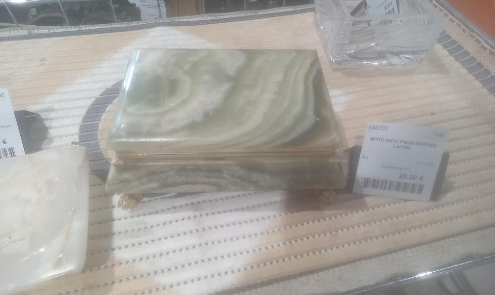 BOITE ONYX PIEDS GRIFFES LAITON