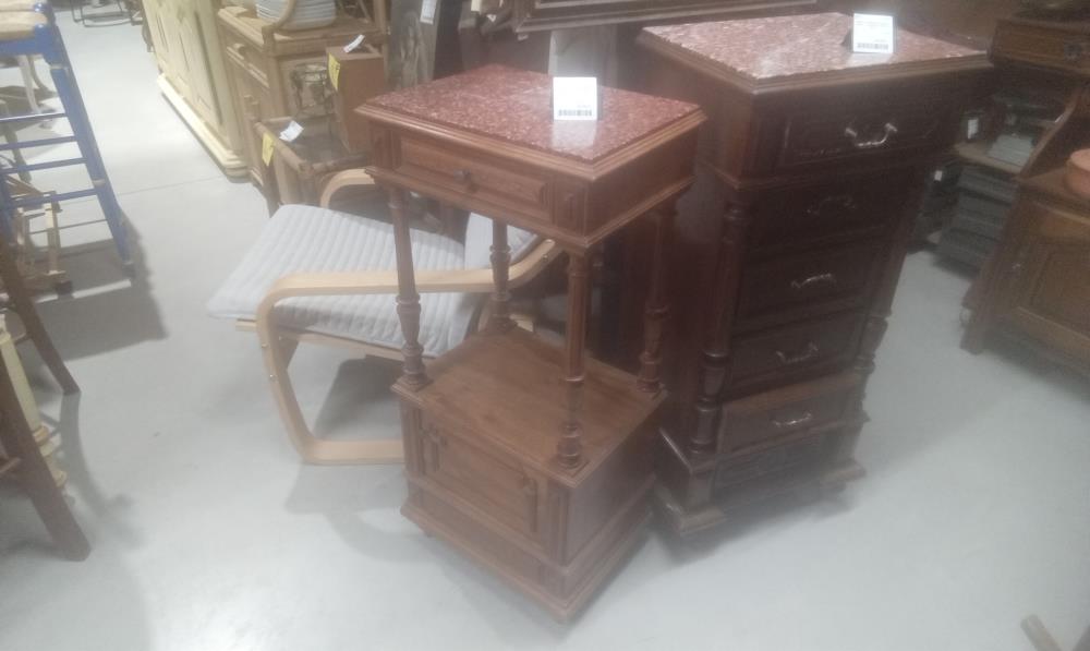 CHEVET MARBRE ROUGE ST HENRI II 1P+1T EN L'ETAT