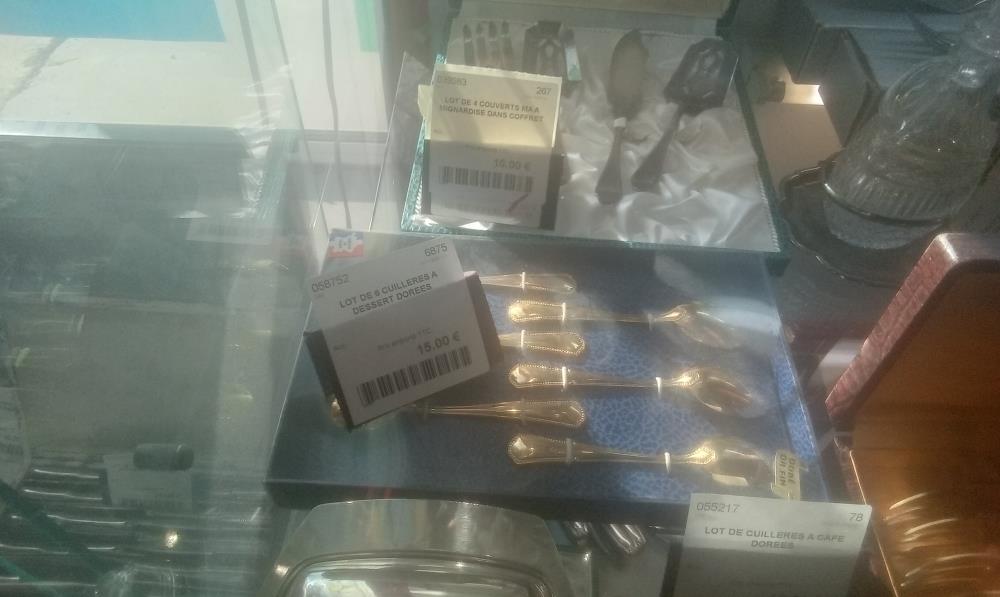 LOT DE 6 CUILLERES A DESSERT DOREES