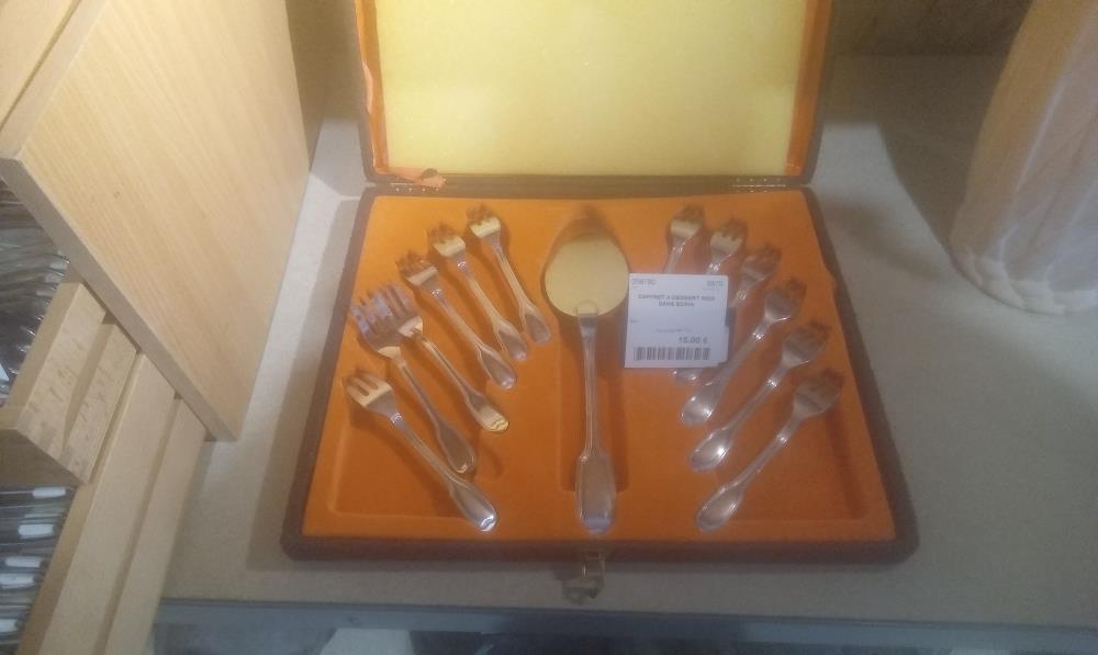 COFFRET A DESSERT INOX DANS ECRIN