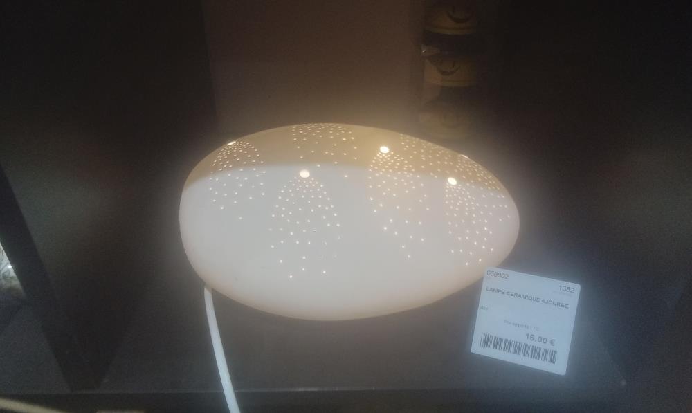 LAMPE CERAMIQUE AJOUREE