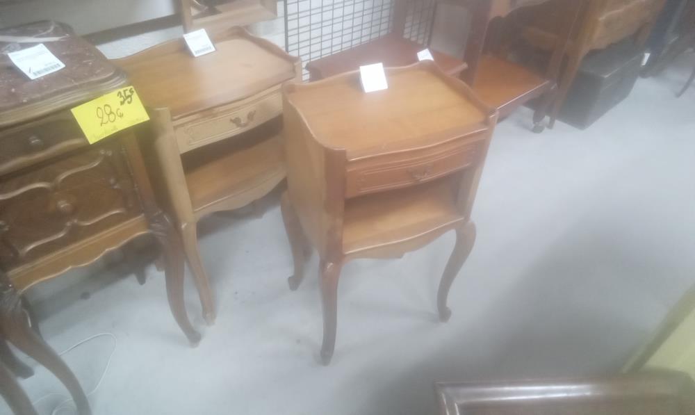 CHEVET MERISIER MASSIF 1T STYLE LOUIS XV