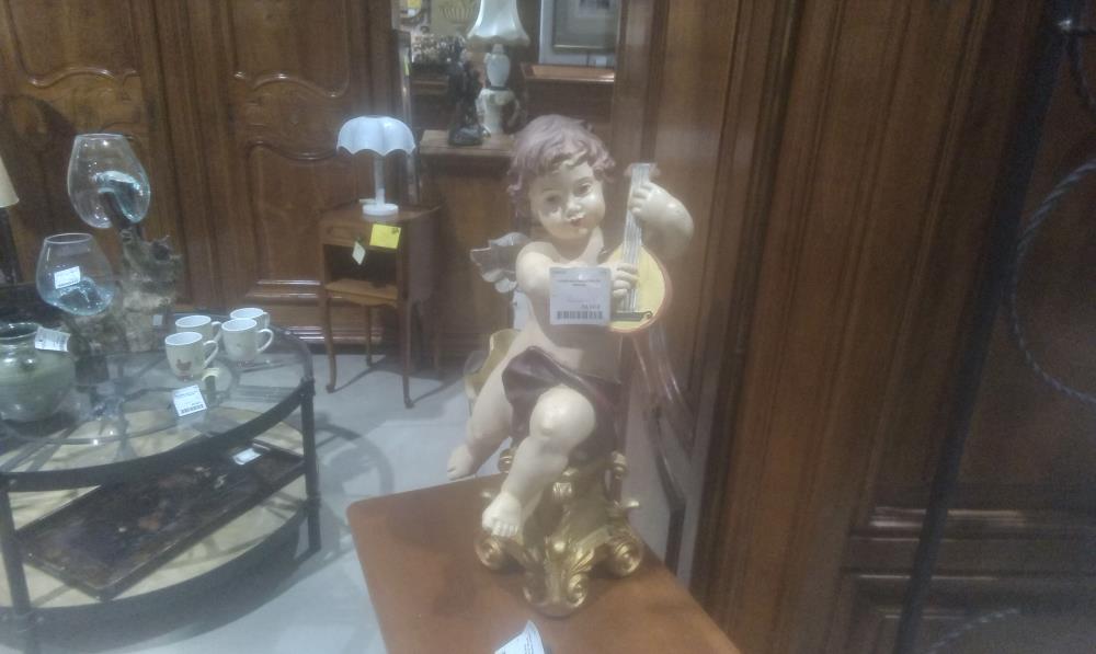 CHERUBIN MUSICIEN EN RESINE
