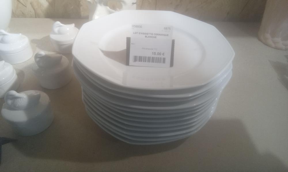 LOT D'ASSIETTE CERAMIQUE BLANCHE