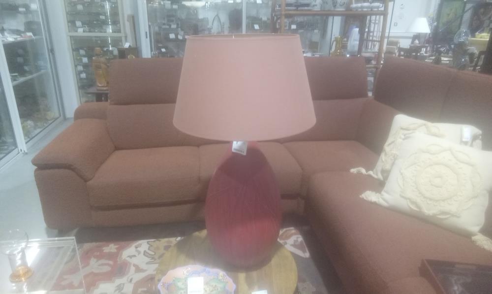 LAMPE GM EN TERRE CUITE+ABATJOUR ROUGE