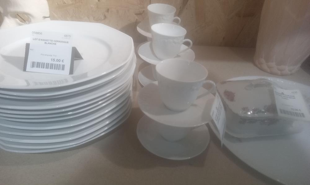 LOT DE 6 TASSES ET SOUS TASSES PORCELAINE DE LIMOGES P.DESOULHIERE