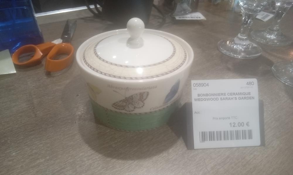 BONBONNIERE CERAMIQUE WEDGWOOD SARAH'S GARDEN