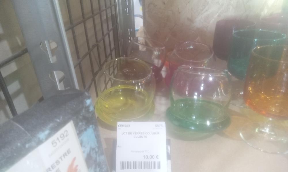 LOT DE VERRES COULEUR CULBUTO