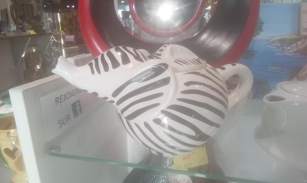 THEIERE CERAMIQUE ZEBRE ELEPHANT