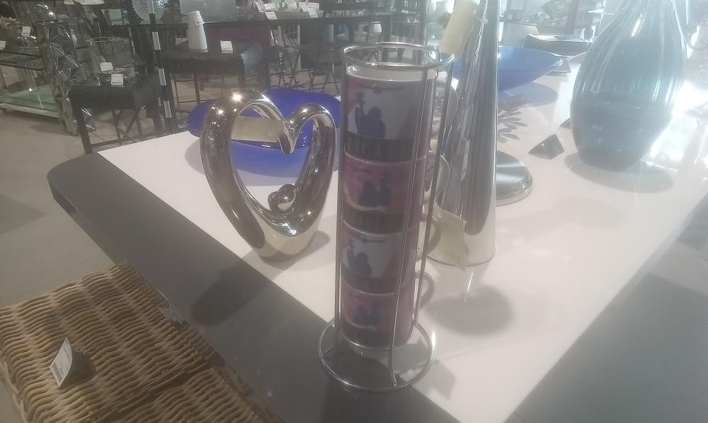 LOT DE TASSES A CAFE+SUPPORT METAL