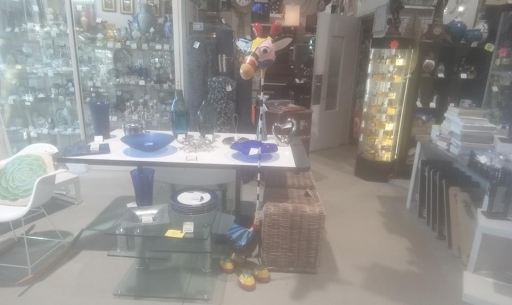 GIRAFE DESIGN MULTICOLORE EN RESINE