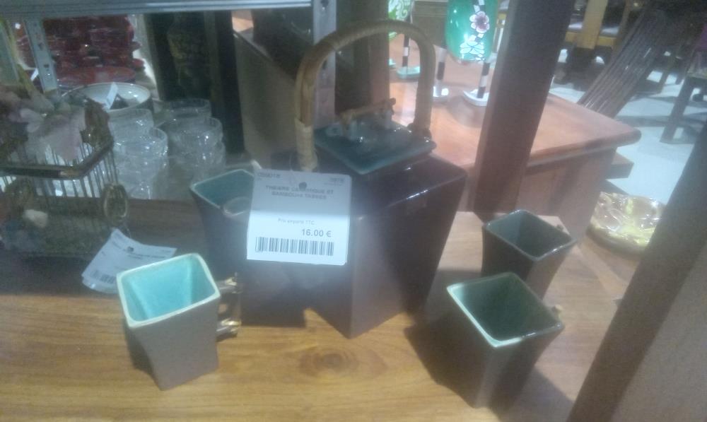 THEIERE CERAMIQUE ET BAMBOU+4 TASSES