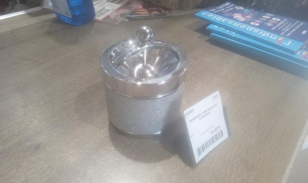 CENDRIER KARE METAL ET STRASSES