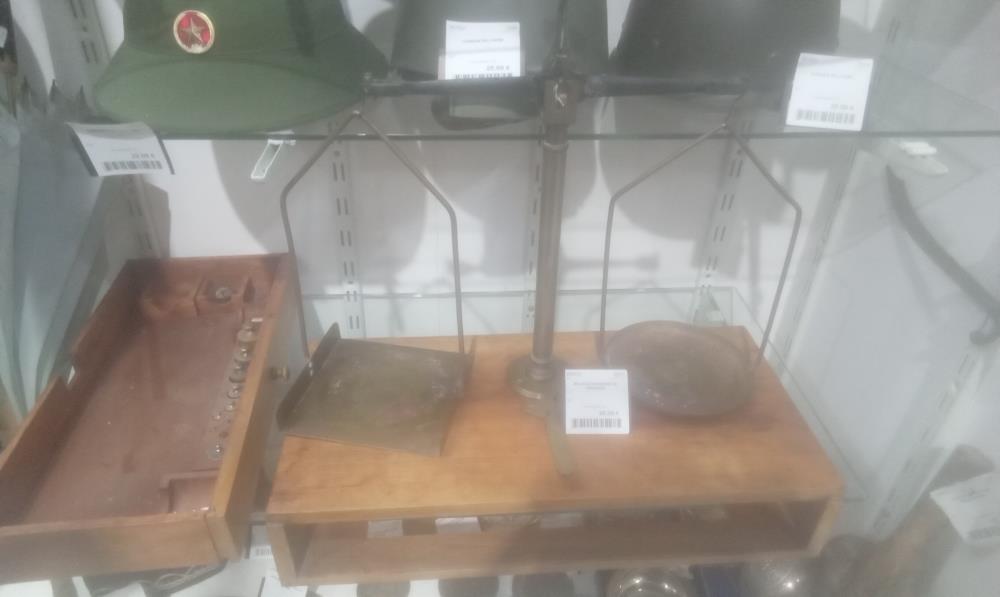 BALANCE ANCIENNE DE PRECISION