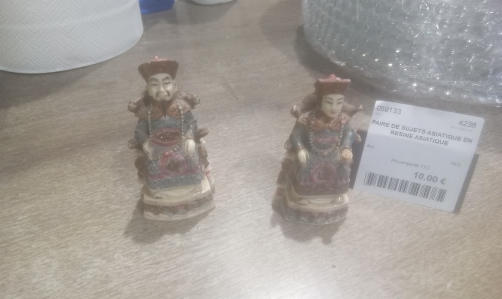 PAIRE DE SUJETS ASIATIQUE EN RESINE ASIATIQUE