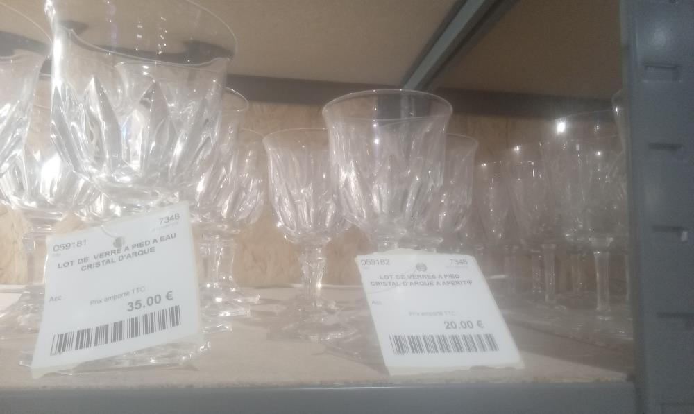 LOT DE VERRES A PIED CRISTAL D'ARQUE A APERITIF