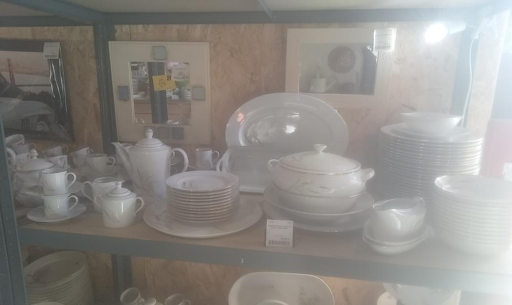 SERVICE PORCELAINE DECOR BLE ET LISERAI DORE