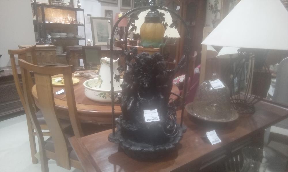 LAMPE FONTAINE EN RESINE