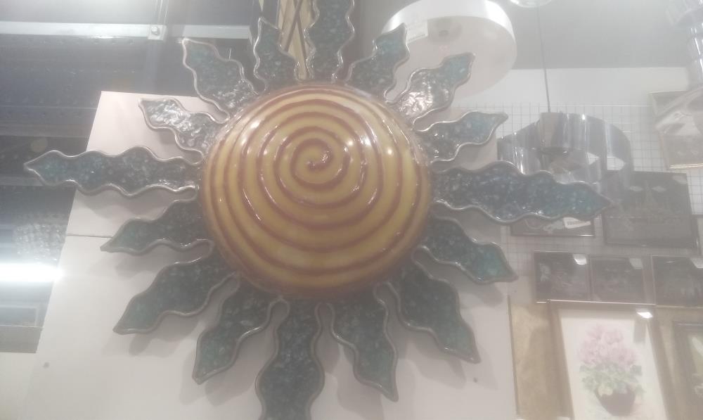 APPLIQUE MURALE SOLEIL RESINE ET METAL