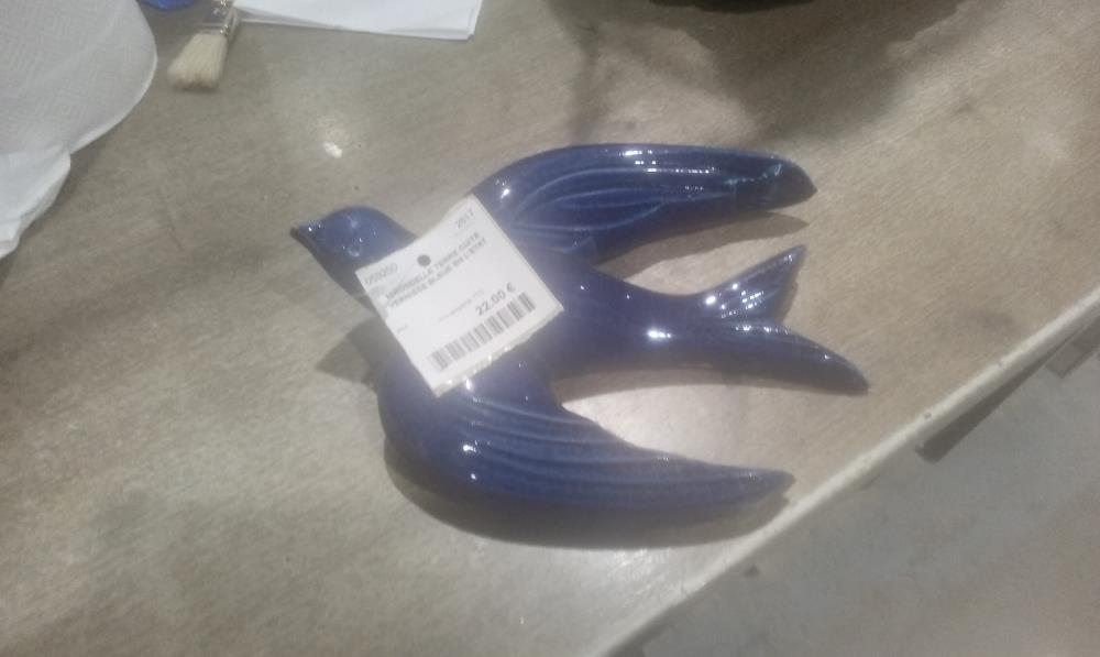 HIRONDELLE TERRE CUITE VERNISSE BLEUE EN L'ETAT