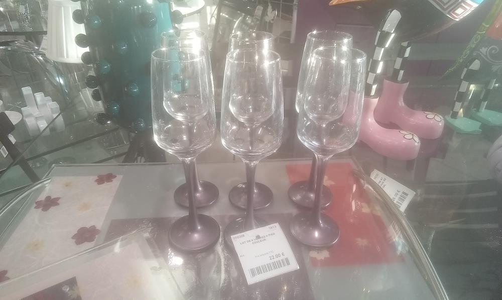 LOT DE 6 VERRES A PIED COULEUR