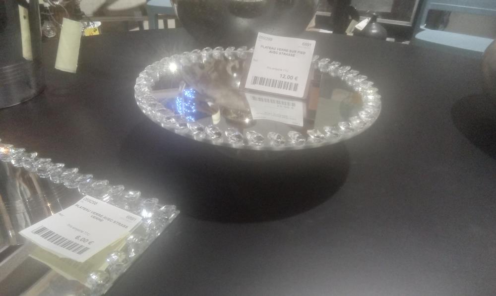 PLATEAU VERRE SUR PIED AVEC STRASSE