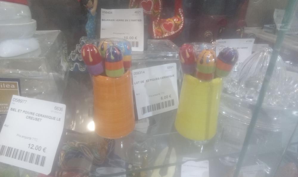 LOT DE  X2 PIQUES CERAMIQUE