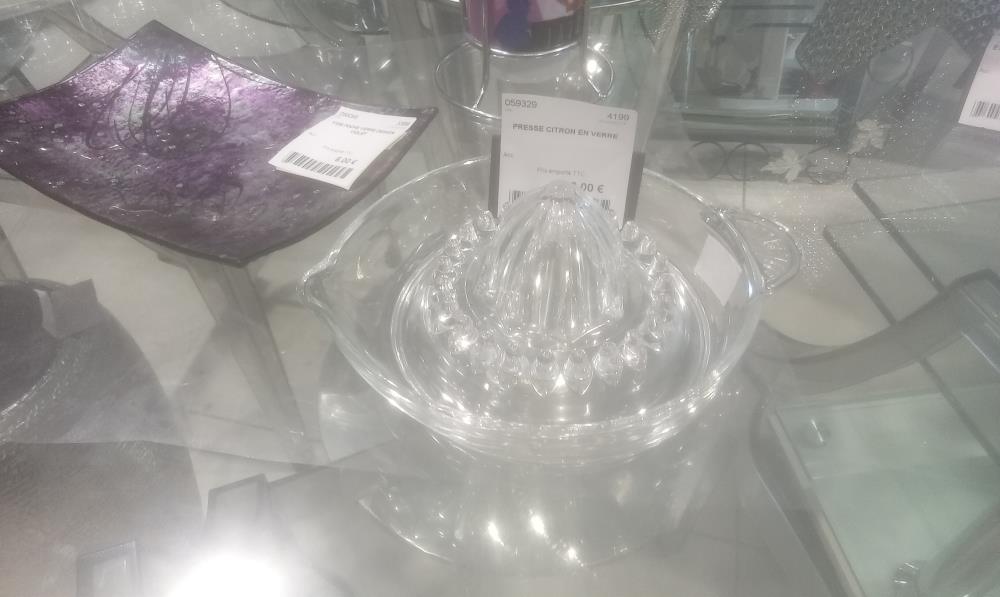 PRESSE CITRON EN VERRE