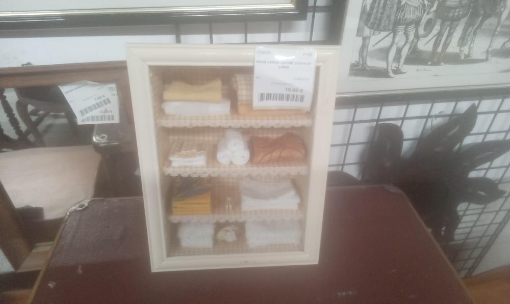 SOUS VERRE DECOR DRAPS ET LINGE