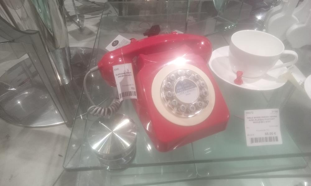 TELEPHONE ROUGE STYLE ANCIEN POUR DECO