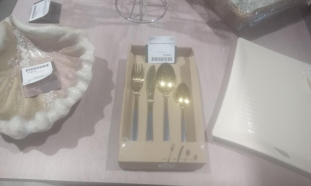 MENAGERE 24 PIECES CHRIS G