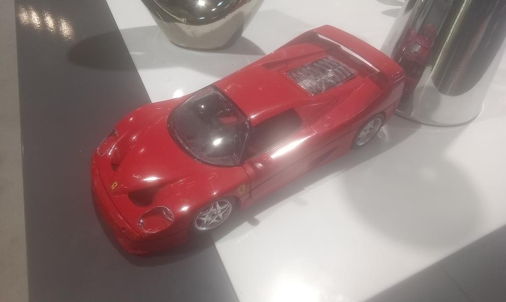 VOITURE VURAGO FERRARI ROUGE  F50 1:18