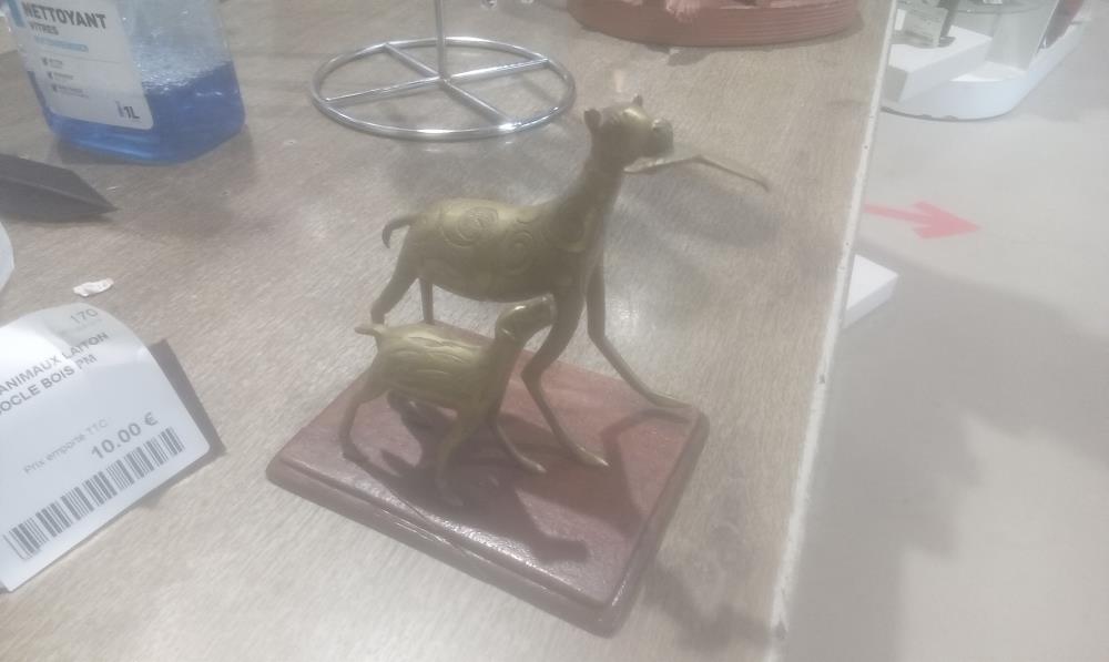 COUPLE D'ANIMAUX LAITON SUR SOCLE BOIS PM