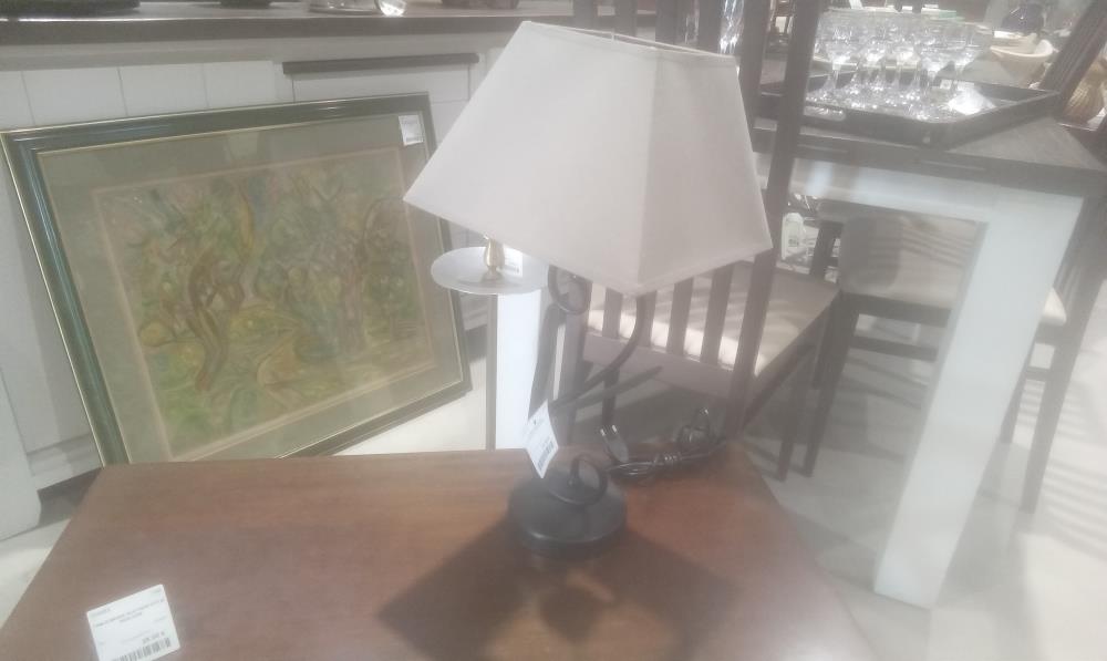 LAMPE PIED METAL NOIRE+ABATJOUR BEIGE