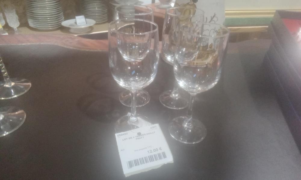 LOT DE 4 VERRES NOILLY PRATT
