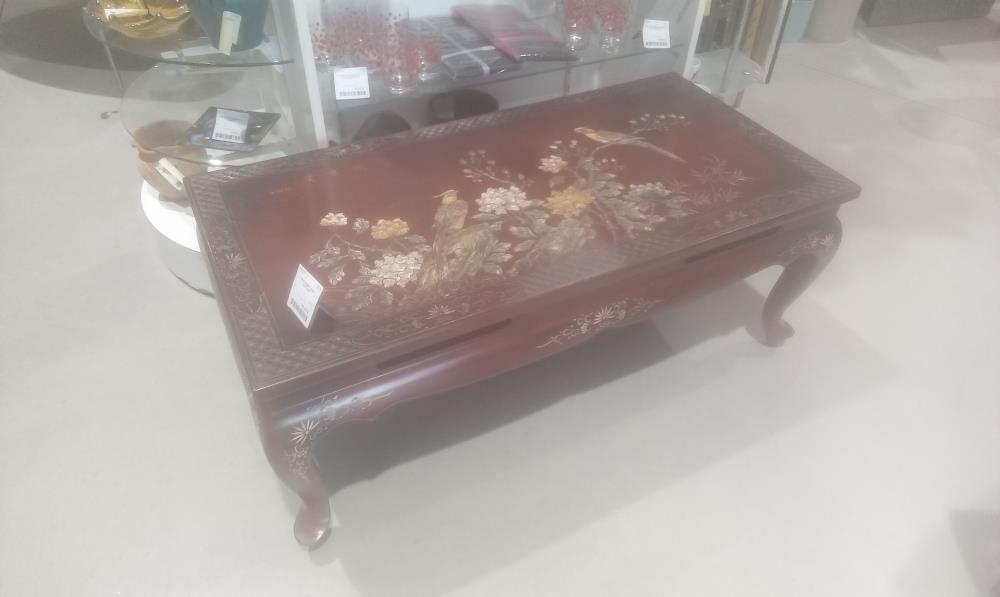 TABLE BASSE LAQUE ASIATIQUE