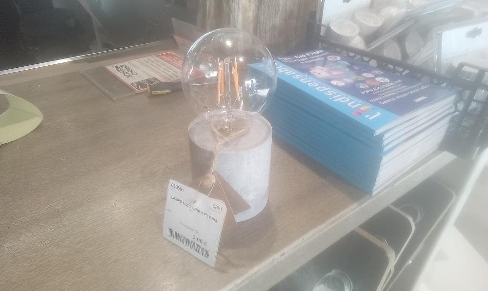 LAMPE MINIATURE A PILE PM