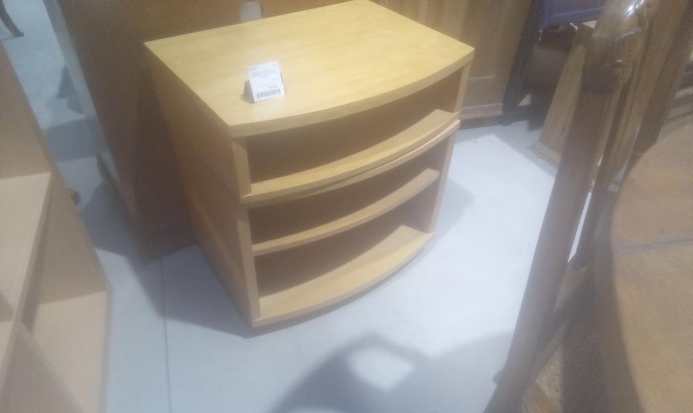 MEUBLE MELAMINE SUR ROULETTE TV AVEC PLATEAU PÎVOTANT