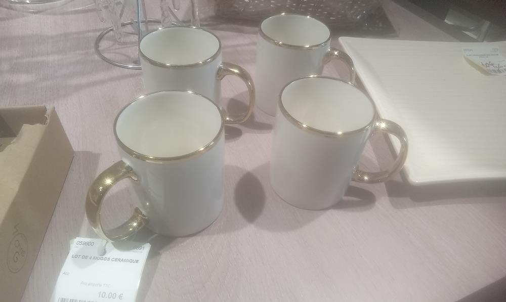 LOT DE 4 MUGGS CERAMIQUE