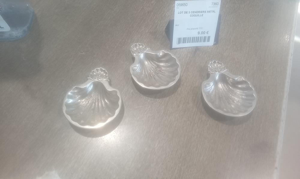 LOT DE 3 CENDRIERS METAL COQUILLE