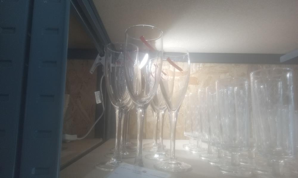 LOT DE FLUTES A CHAMPAGNE MUMM 2000