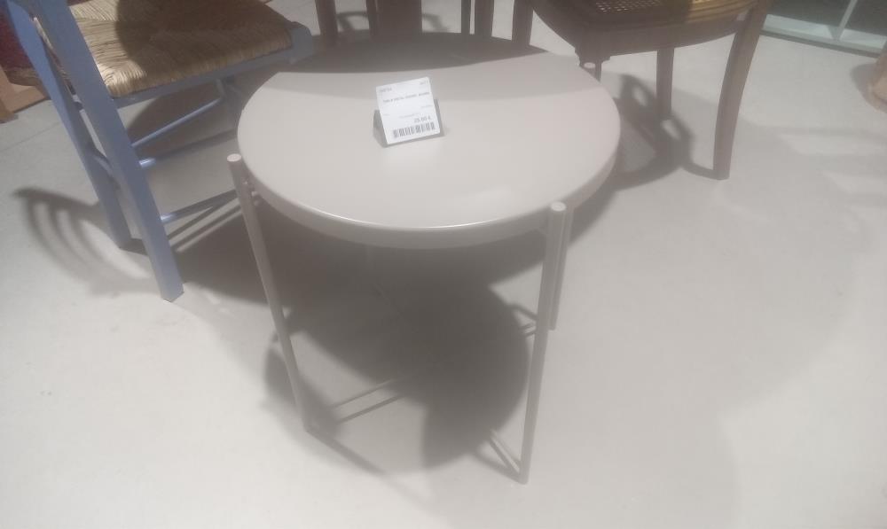 TABLE METAL RONDE  BASSE