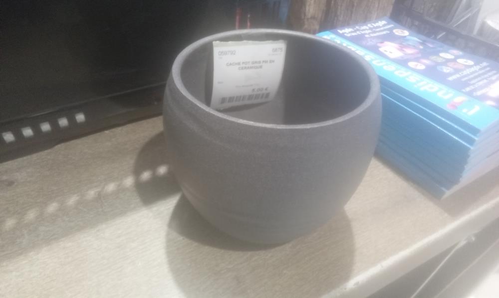 CACHE POT GRIS PM EN CERAMIQUE