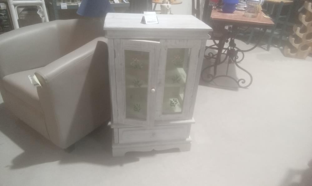 MEUBLE BLANC BOIS EXOTIQUE 2 PORTES VITREES EN L'ETAT