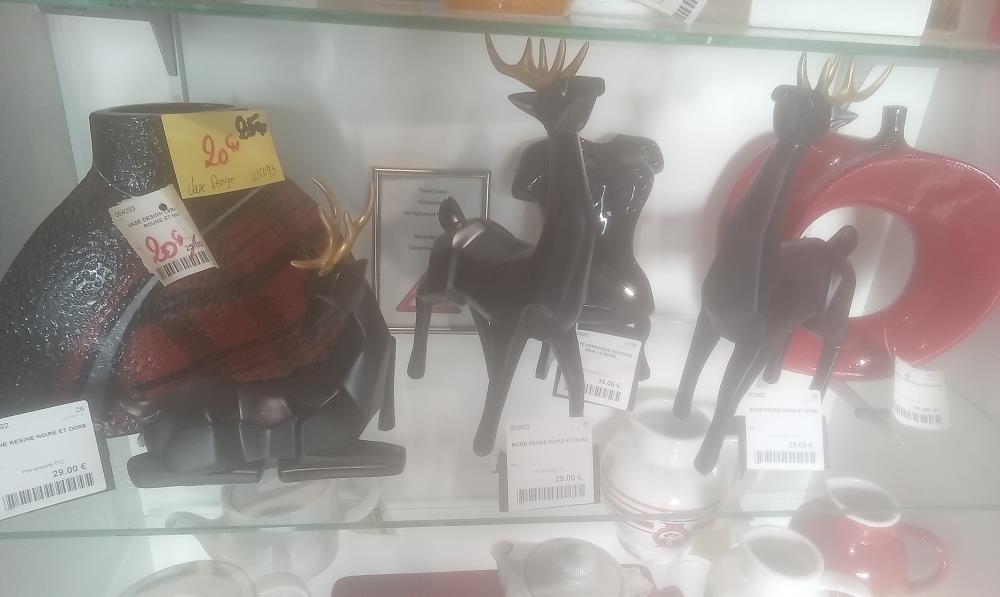 BICHE RESINE NOIRE ET DORE