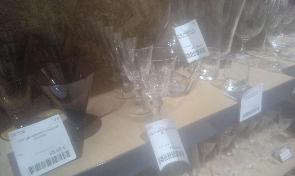 LOT DE 7 VERRES A PIED EPAIS PM