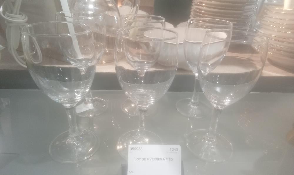 LOT DE 6 VERRES A PIED