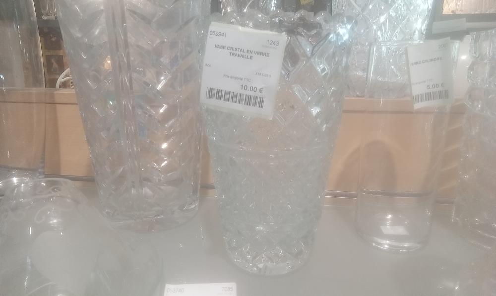 VASE CRISTAL EN VERRE TRAVAILLE