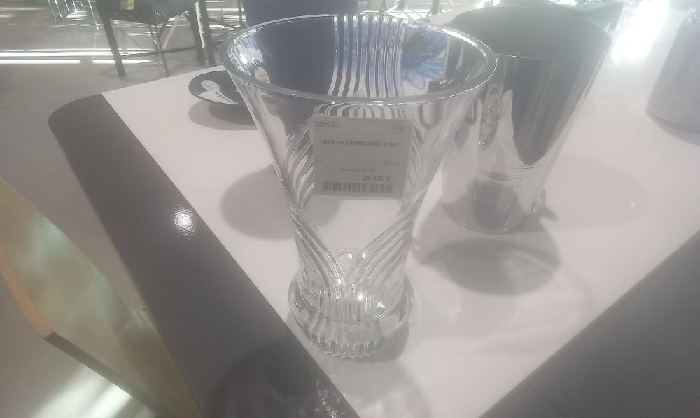 VASE EN VERRE MOULE GM